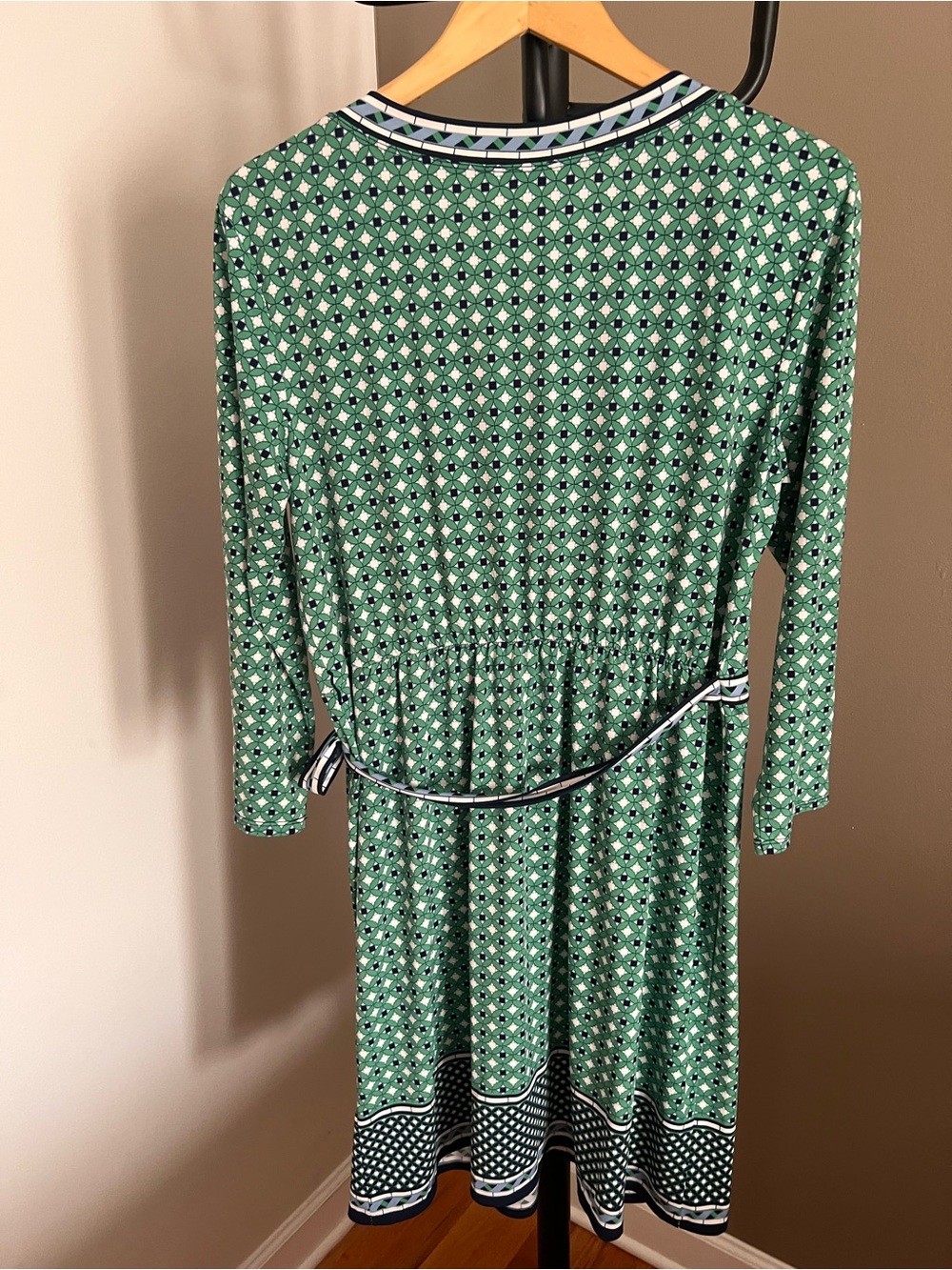 U.S. Size XL - Max Studio Green Printed Wrap Dress with Navy Trim - Picture 4 of 5